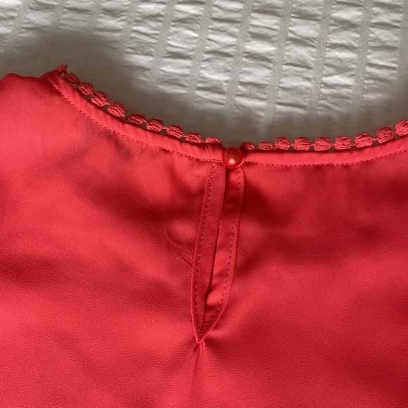 Bright Pink cap sleeve shirt - Picture 5 of 6